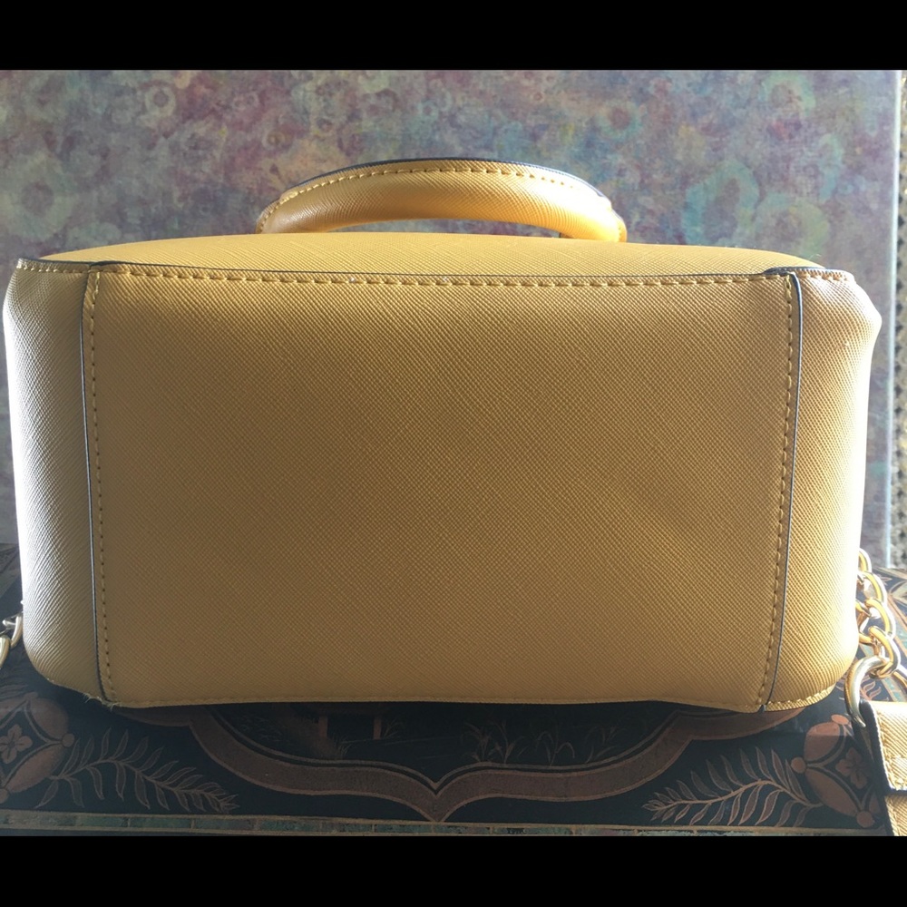 NWT Steve Madden Mustard Floral Crossbody Purse - Picture 8 of 8